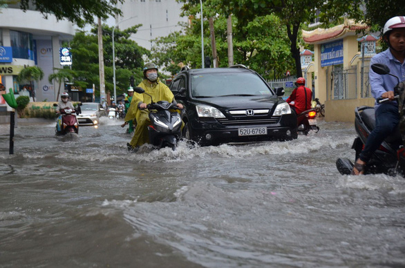 ホーチミンで豪雨、洪水被害相次ぐ