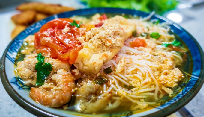 ベトナム料理”bun rieu cua”