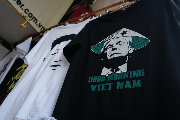 米朝会談に向け、金委員長とトランプ大統領のTシャツが人気沸騰