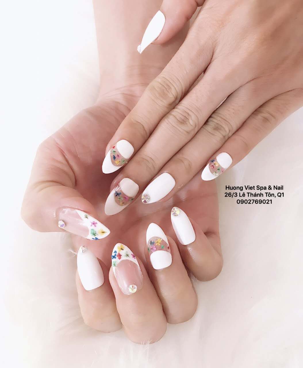 【Huong Viet Spa & Nail】からシンプルなネイルデザインが登場!! 日本人にもぴったり